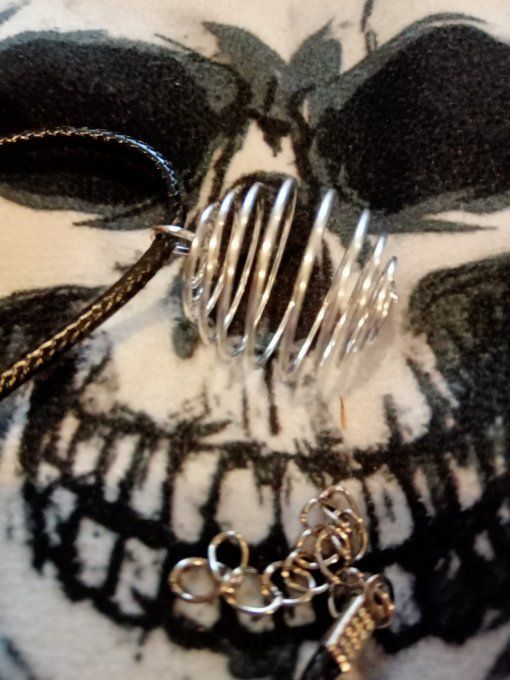Collier cage