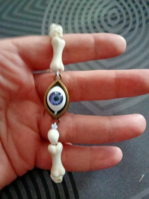 Bracelet os et crâne protection 