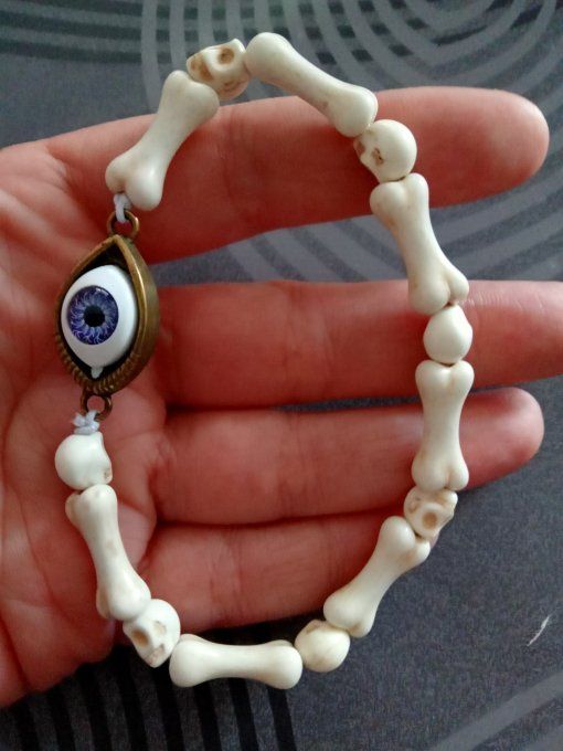 Bracelet os et crâne protection 